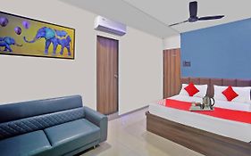 Oyo Flagship 70044 Moon Light Hotel